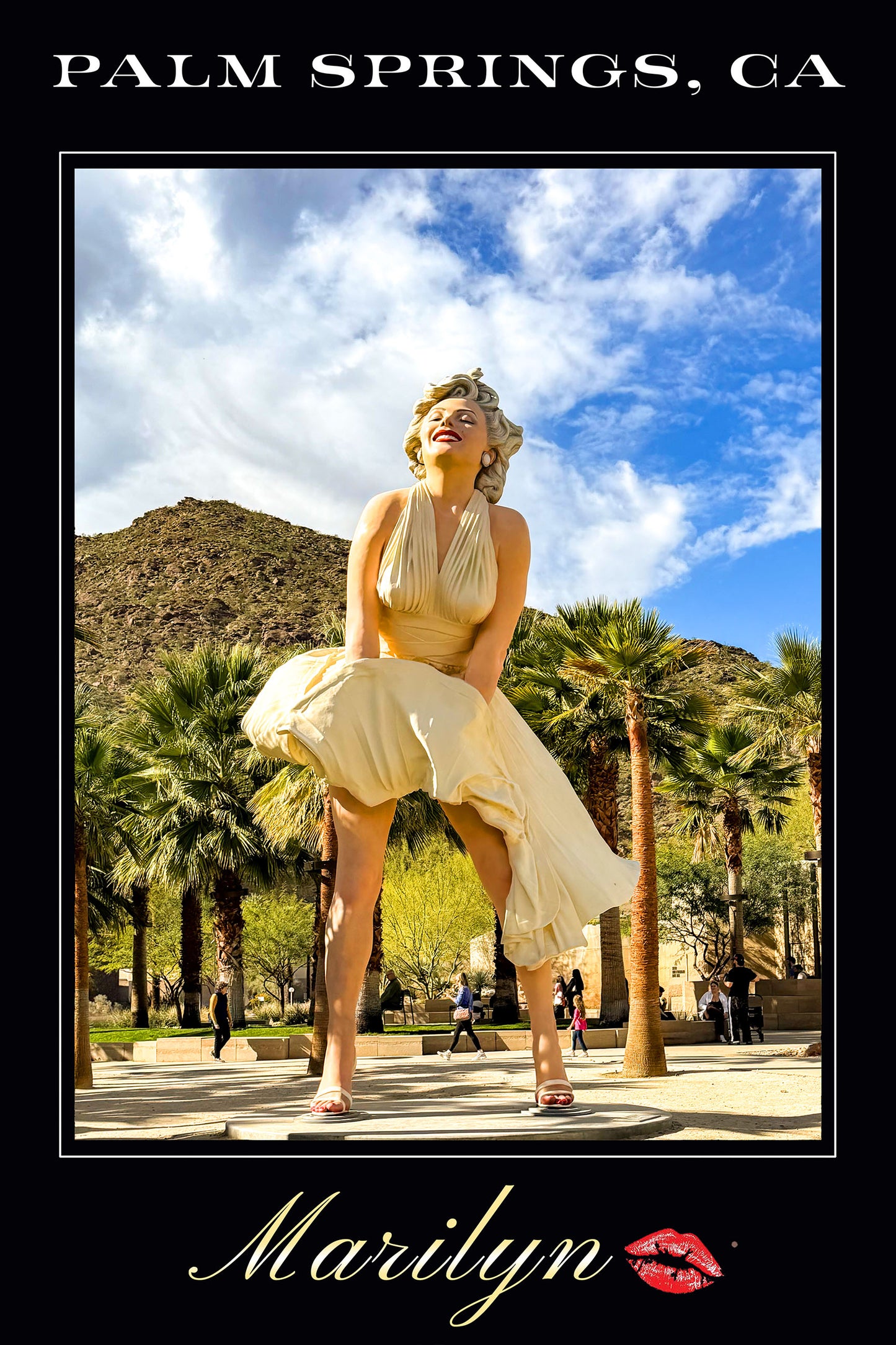 Marilyn Monroe Palm Springs Statue "Kiss" Black Border Canvas Print