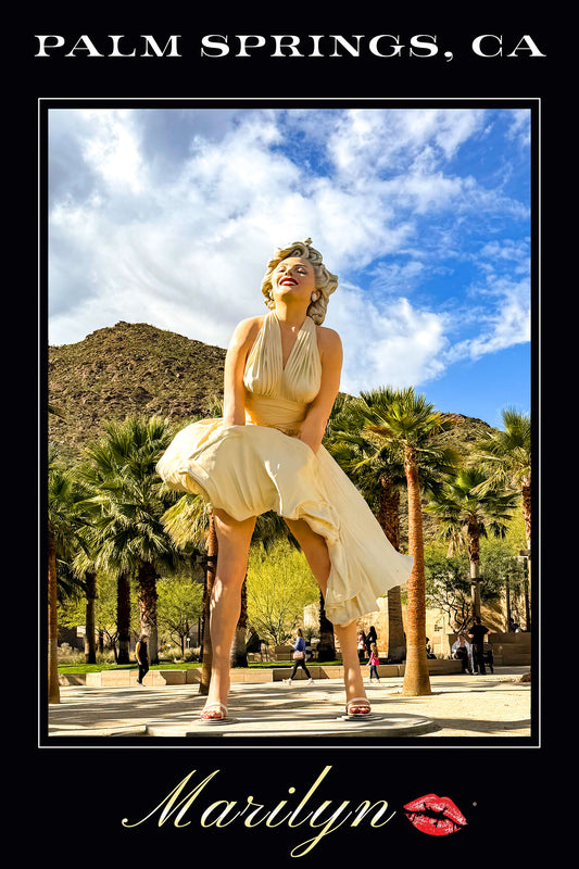 Marilyn Monroe Palm Springs Statue "Kiss" Black Border Canvas Print